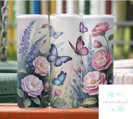 Papillons jardin de fleurs